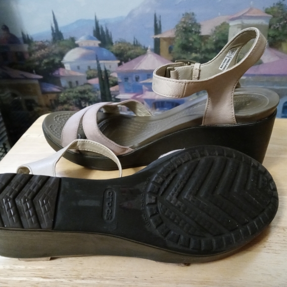 π‘π‘ CROCS FASHIONABLE SANDALS π’π’A FABULOUS GIFT π GIVING. - Picture 4 of 15